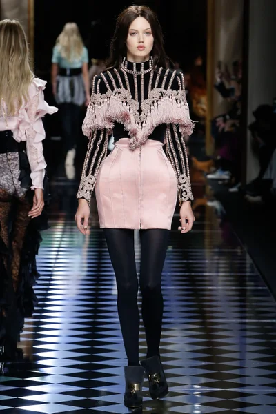 Look 30